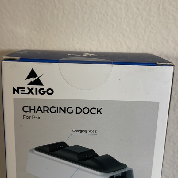 NexiGo Enhanced PS5 Controller Charger Playstation 5 Charging Station NEW IN BOX - Picture 3 of 11